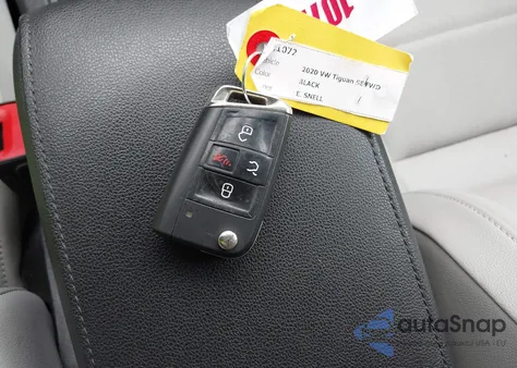 2020 Volkswagen Tiguan 2.0T Se/2.0T Se R-Line Black/2.0T Sel from USA, damaged, VIN 3VV3B7AX0LM039914